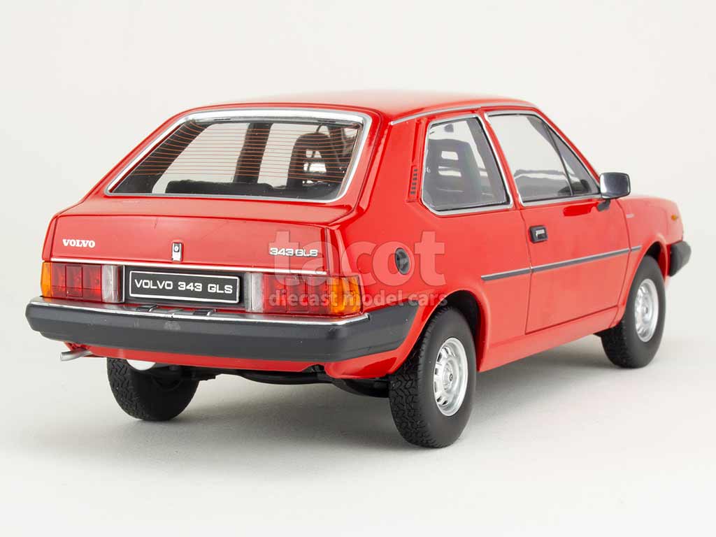 106678 Volvo 343 GLS 1982