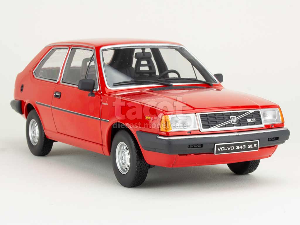 106678 Volvo 343 GLS 1982