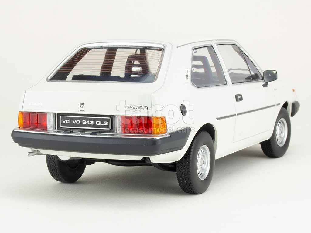 106679 Volvo 343 GLS 1982