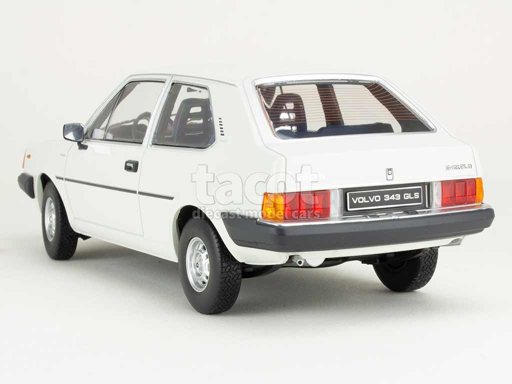 106679 Volvo 343 GLS 1982