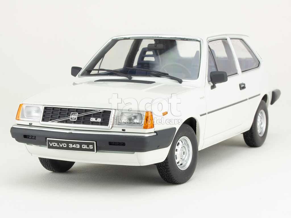 106679 Volvo 343 GLS 1982