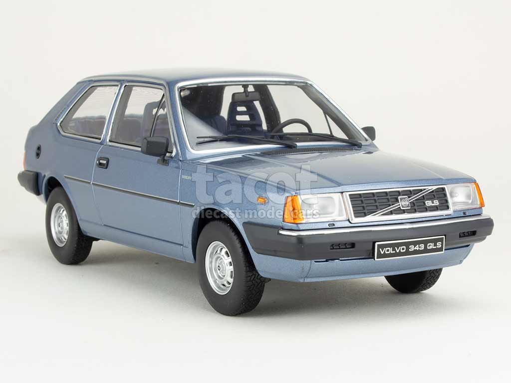 106681 Volvo 343