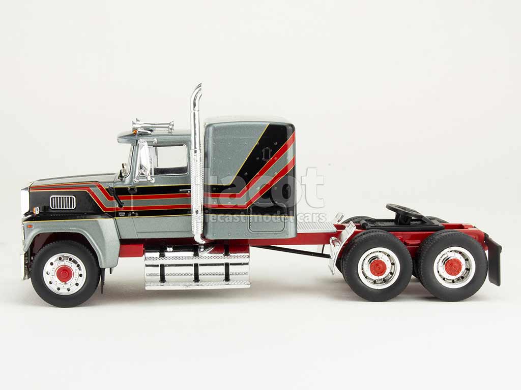 106696 Ford LTL-9000 Tracteur 1978