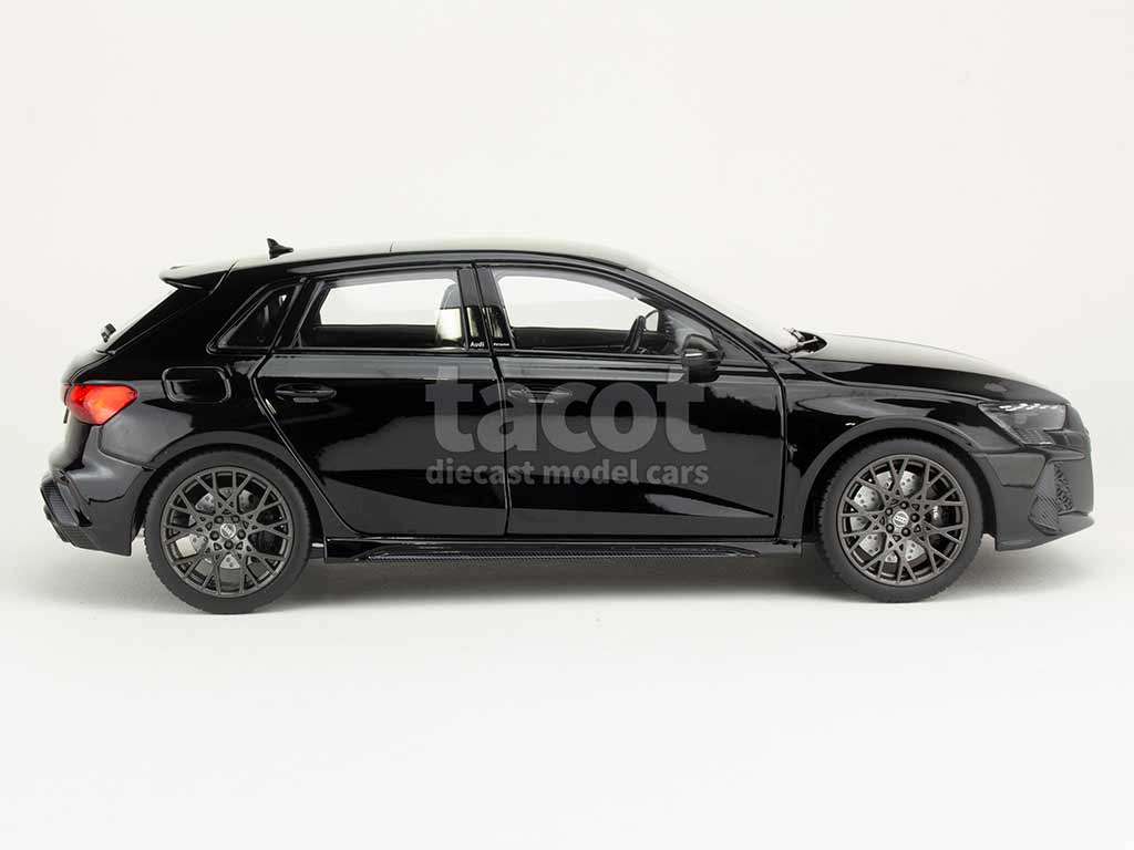 106716 Audi RS3 2025