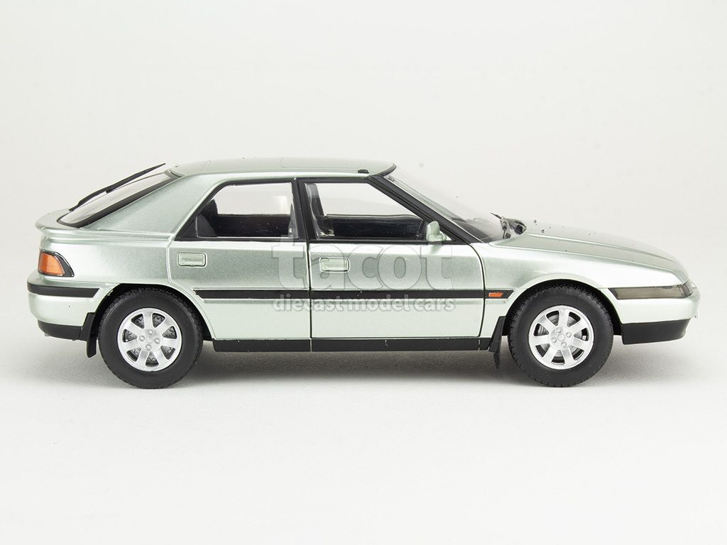 106807 Mazda 323 F 1989