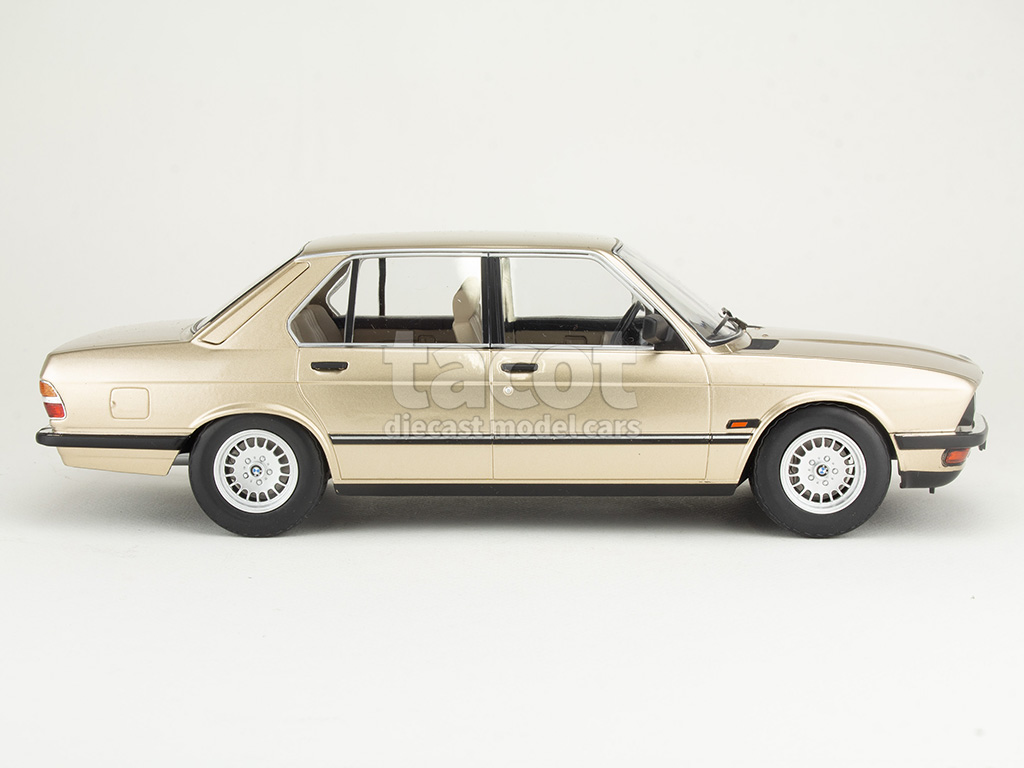 106815 BMW 520i/ E12 1987