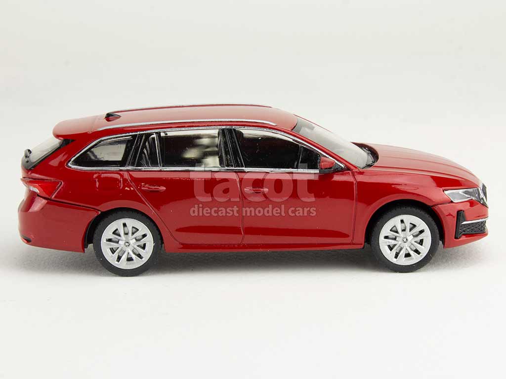 106841 Skoda Octavia IV FL Combi 2024