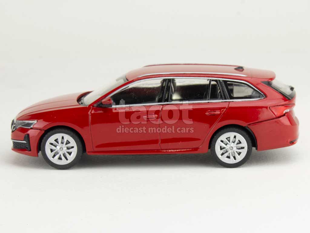 106841 Skoda Octavia IV FL Combi 2024