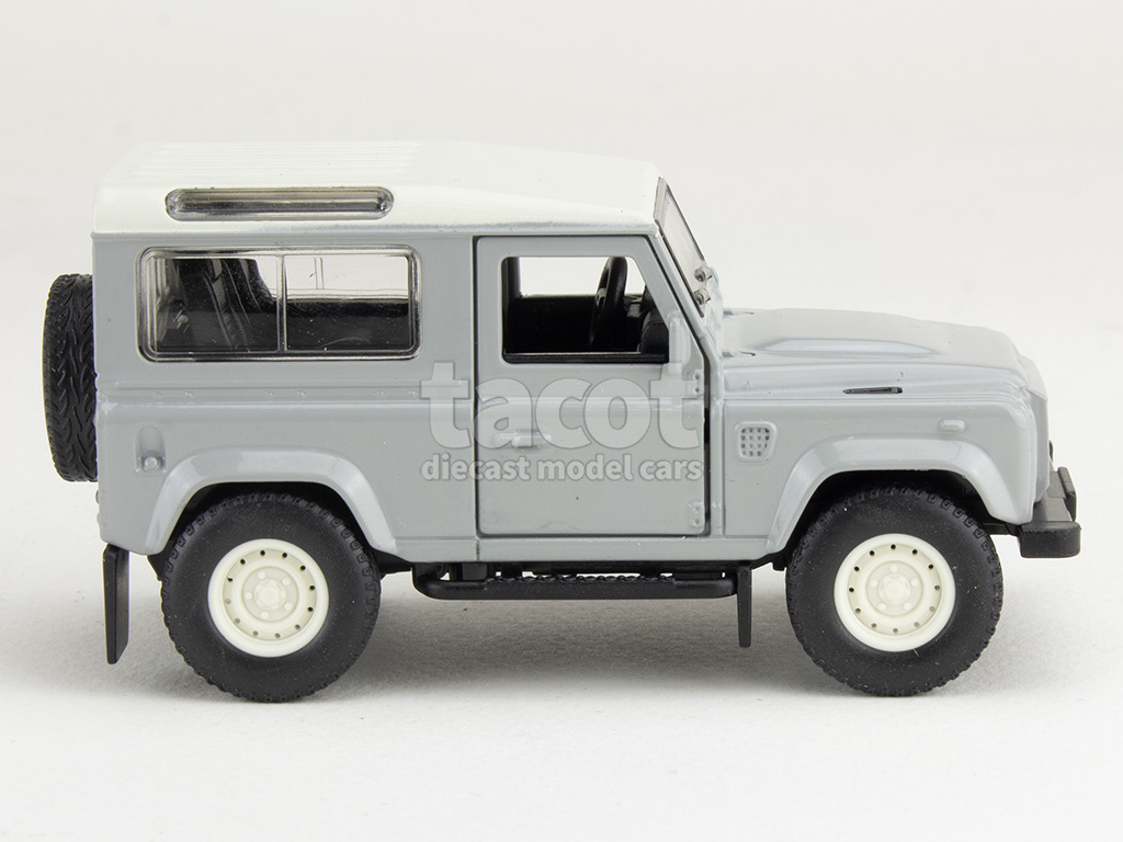 106843 Land Rover Defender
