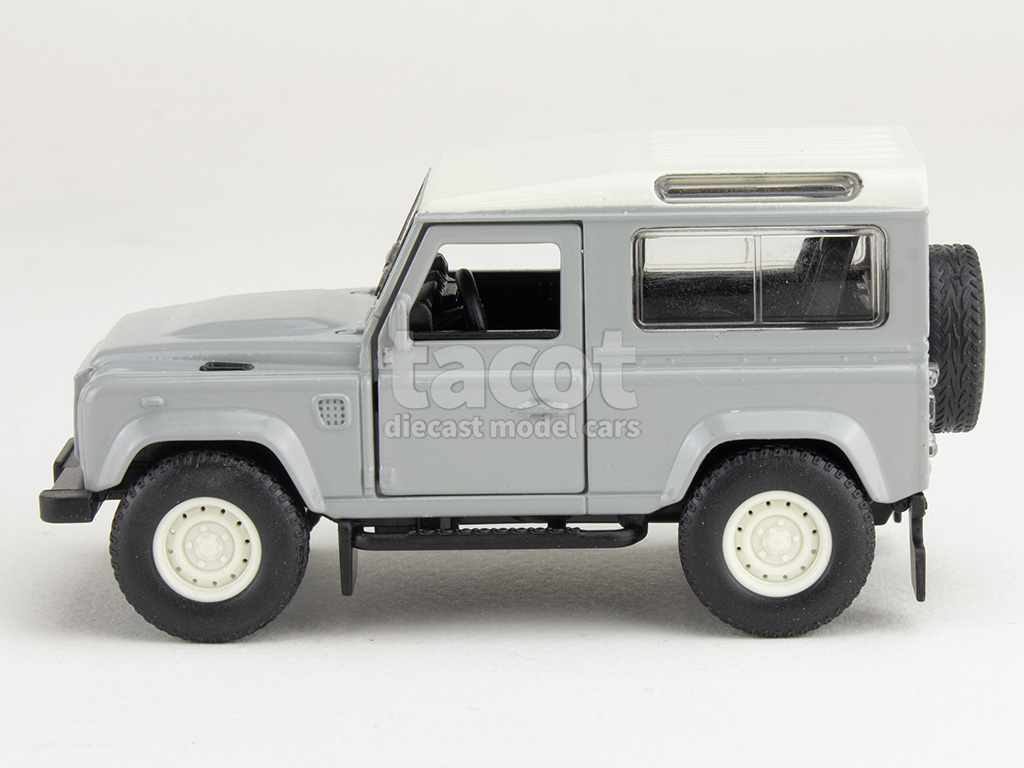106843 Land Rover Defender