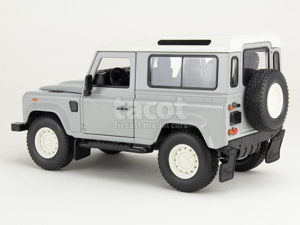 106845 Land Rover Defender