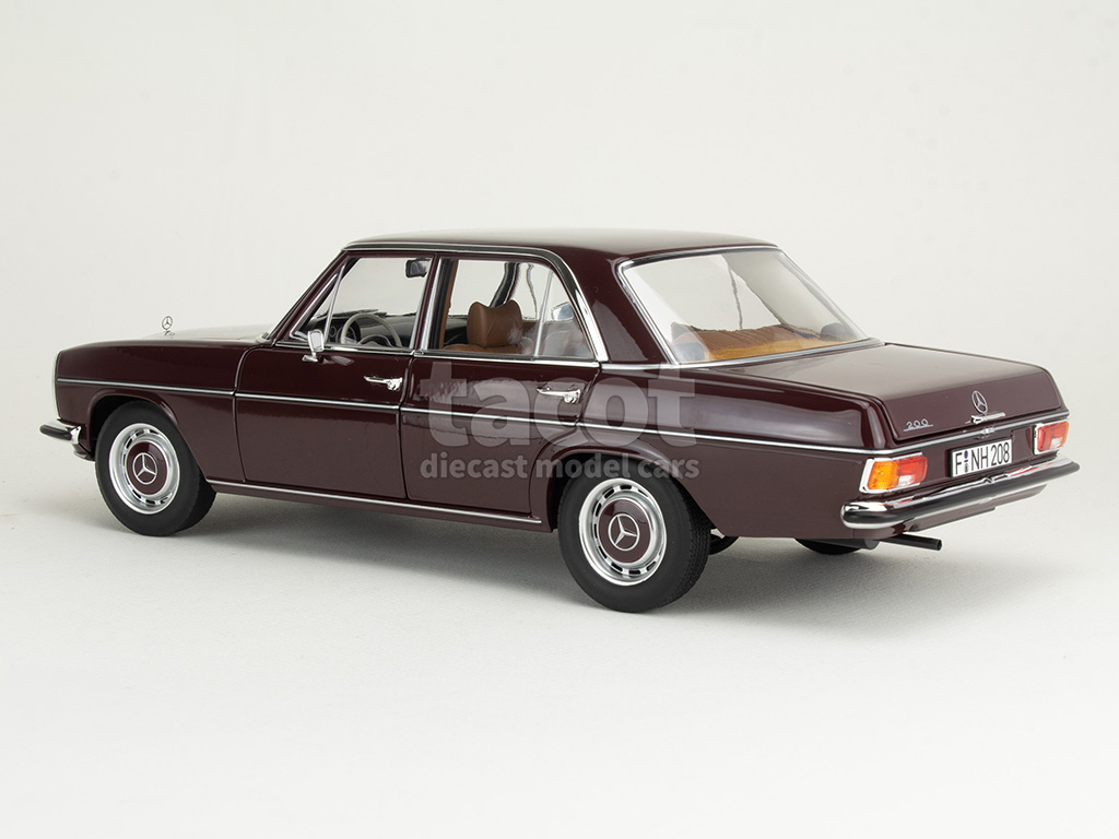 106872 Mercedes 200/ W115 1968