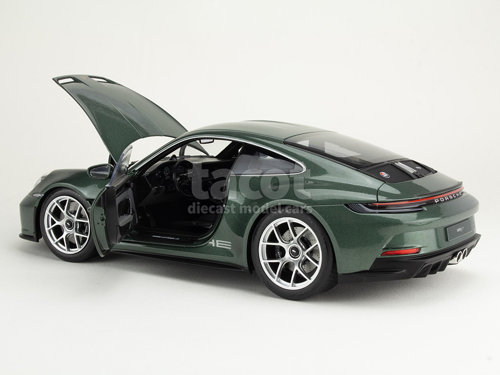 106874 Porsche 911/992 S/T 2023