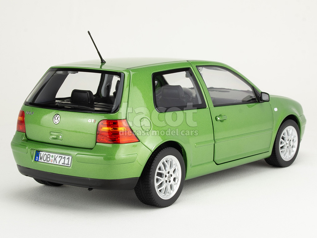 106876 Volkswagen Golf IV GTi 3 Doors 1998