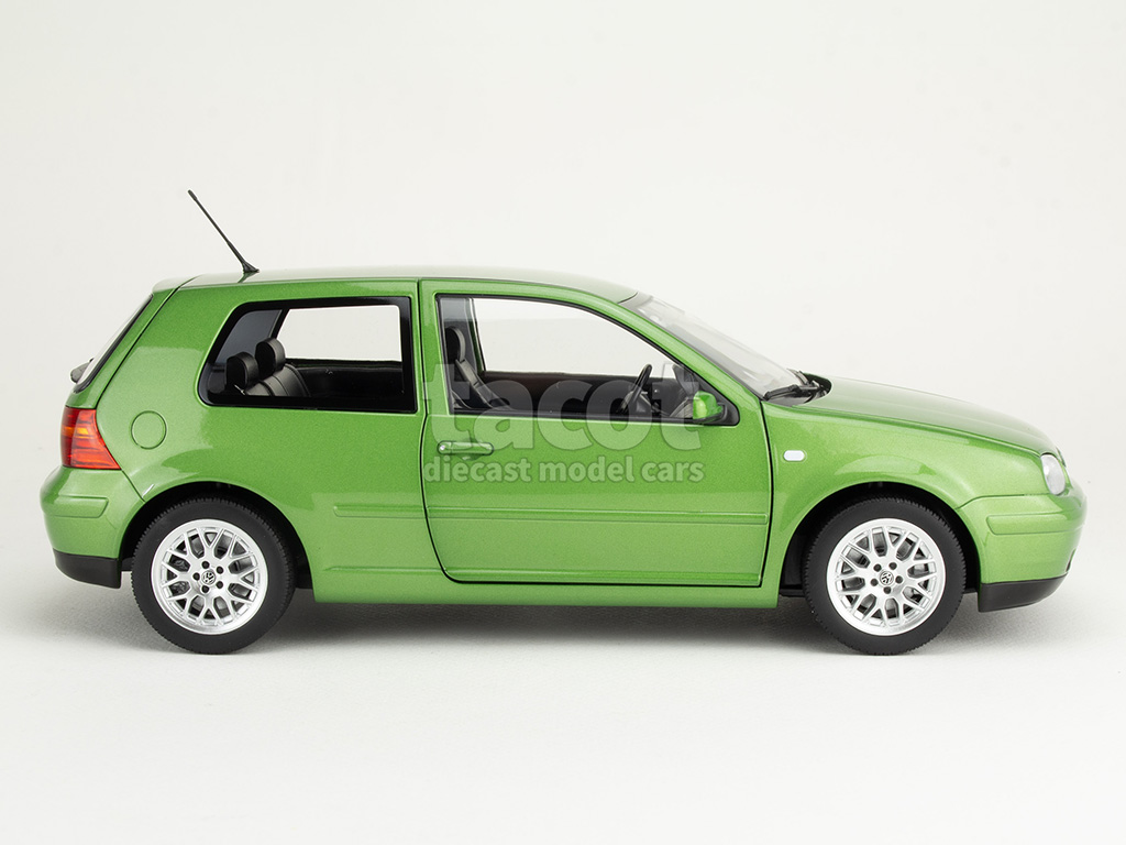 106876 Volkswagen Golf IV GTi 3 Doors 1998