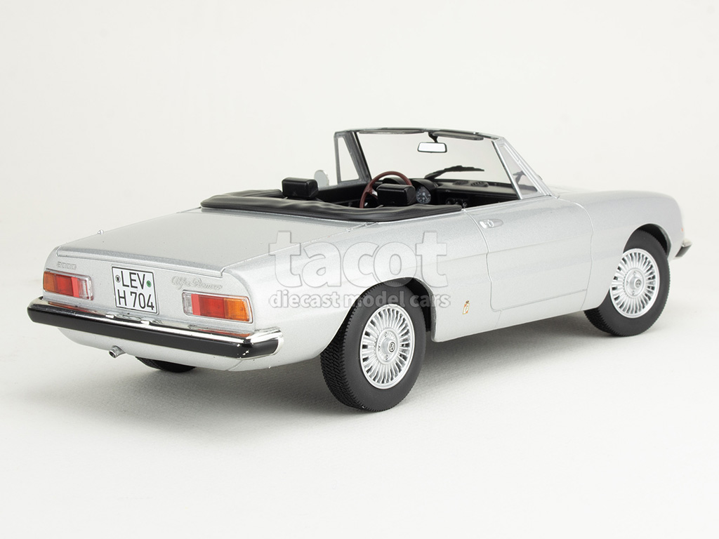 106878 Alfa Romeo 2000 Spider 1978