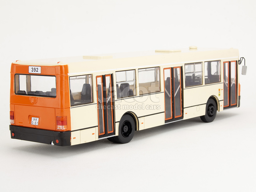 106885 Ikarus 415 Autobus