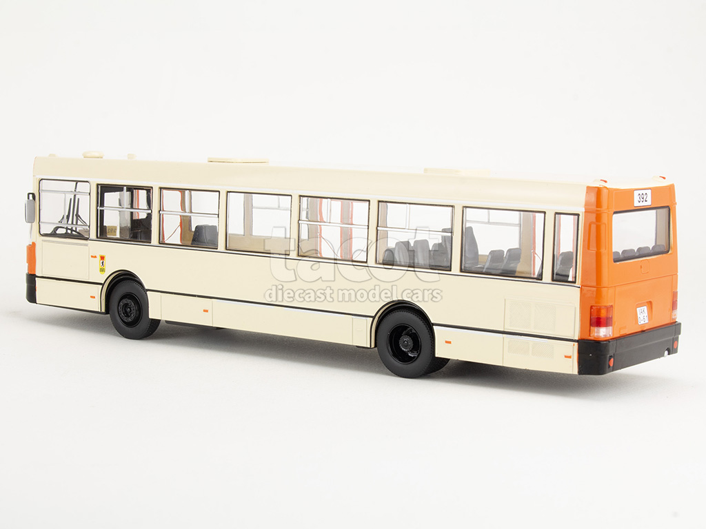 106885 Ikarus 415 Autobus