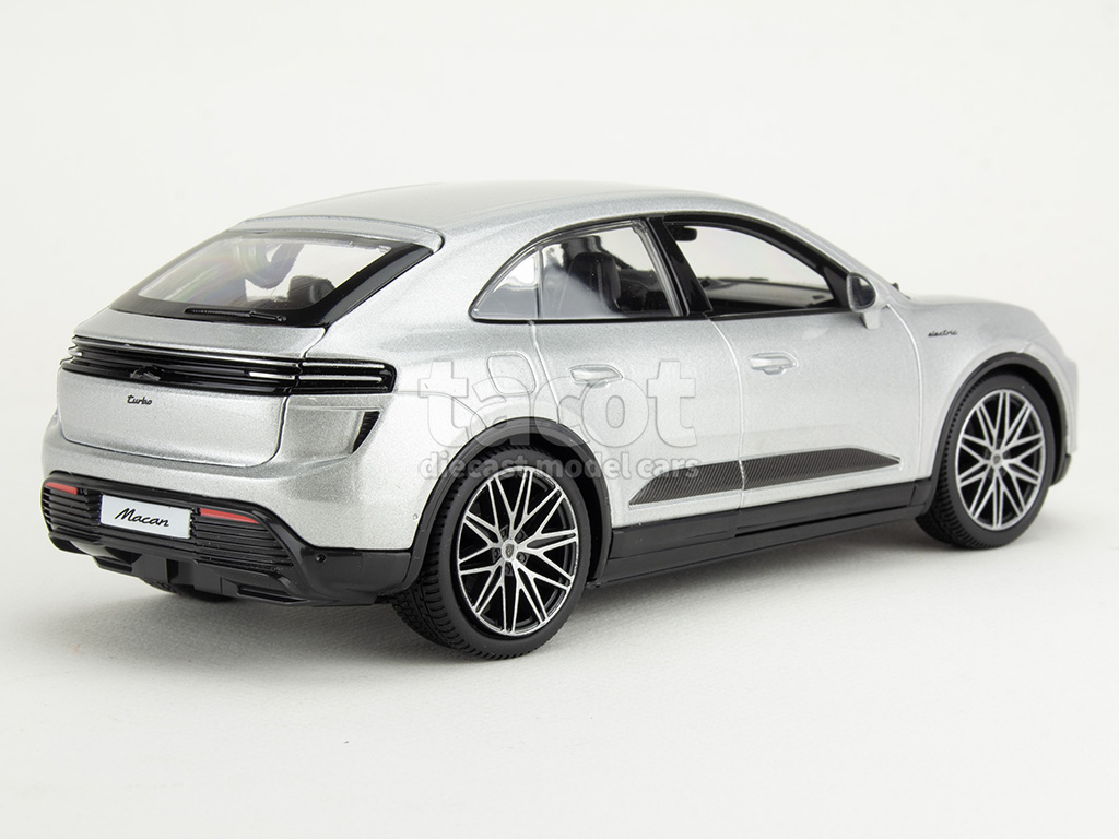106918 Porsche New Macan Turbo 2024