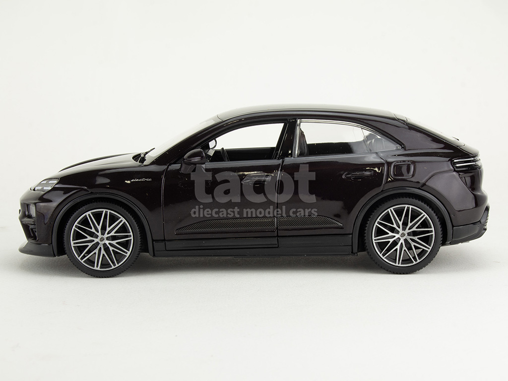 106919 Porsche New Macan Turbo 2024