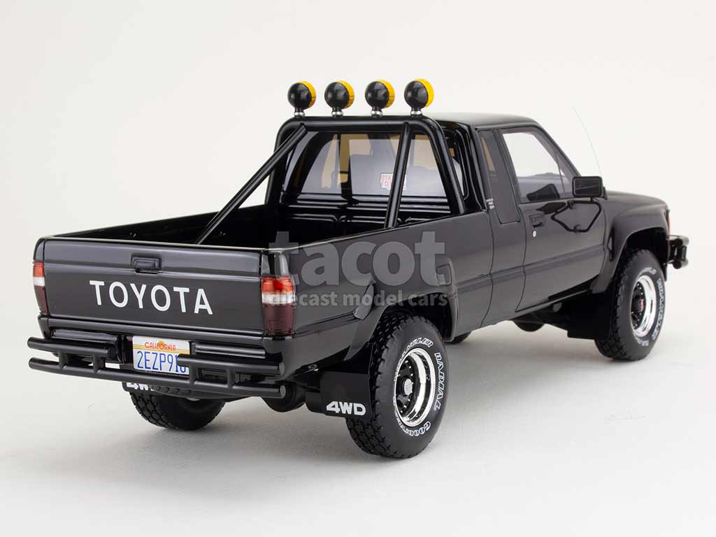 106948 Toyota Hilux SR5 Pick-Up 1985
