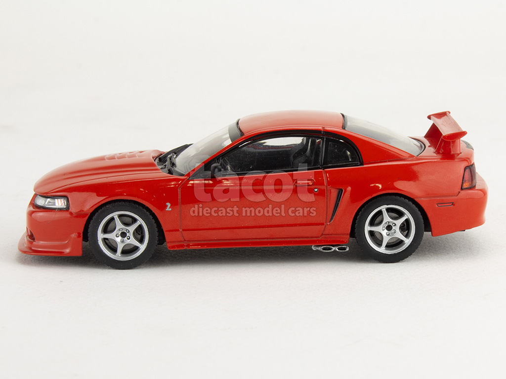 107067 Ford Mustang SVT Cobra R 2000