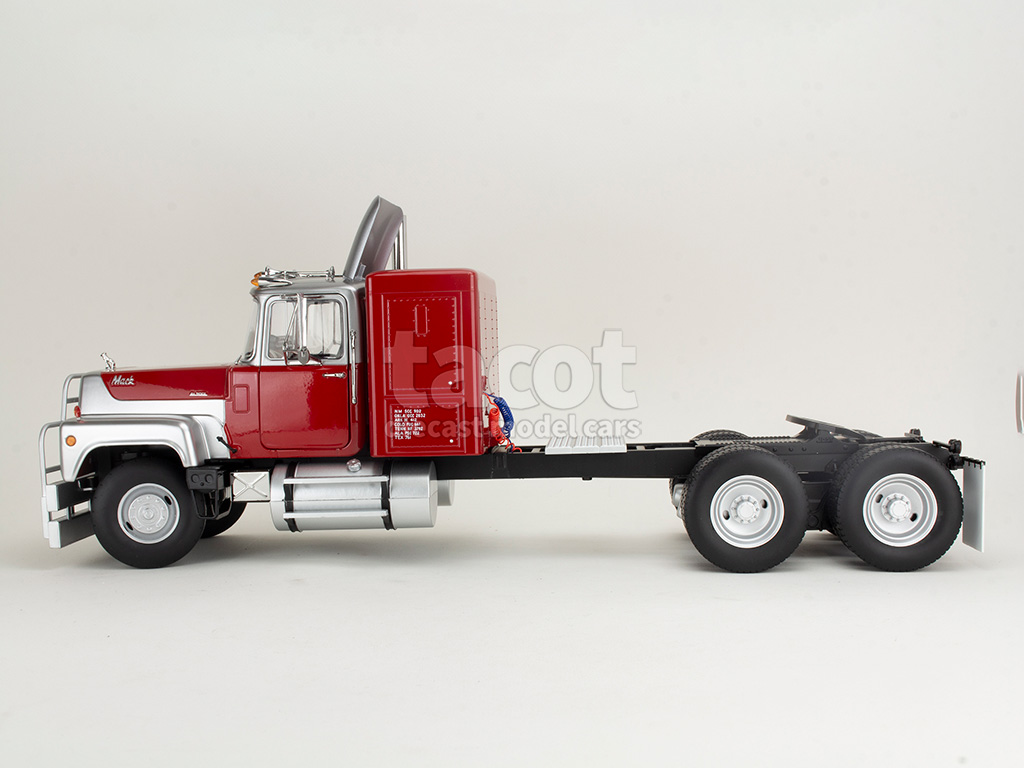 107069 Mack RL 700L Tracteur 1974