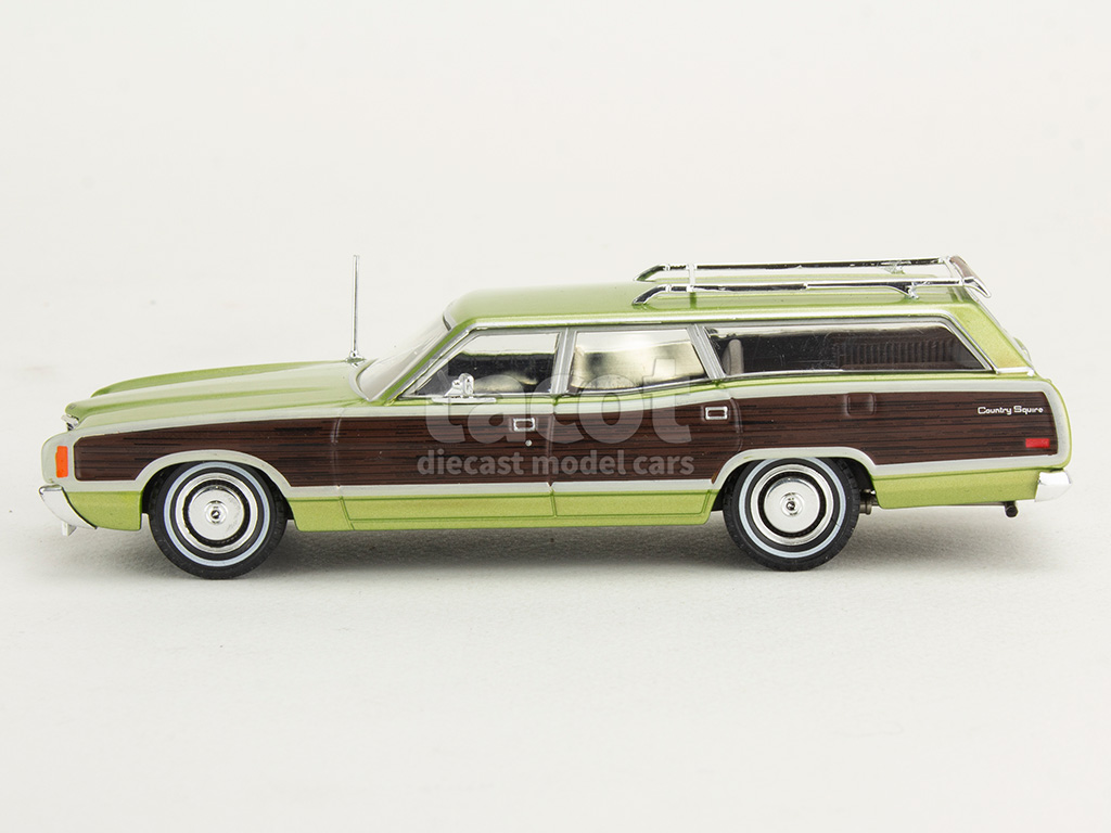 107087 Ford LTD Country Squire 1972