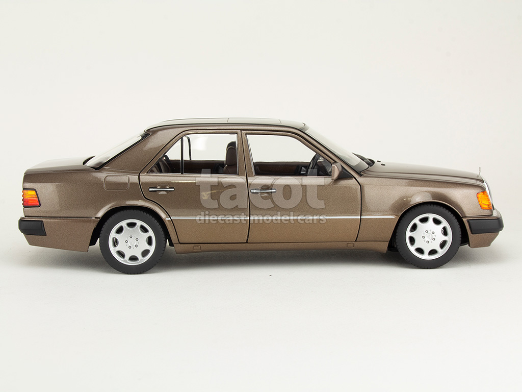 107106 Mercedes 500 E/ W124 1990