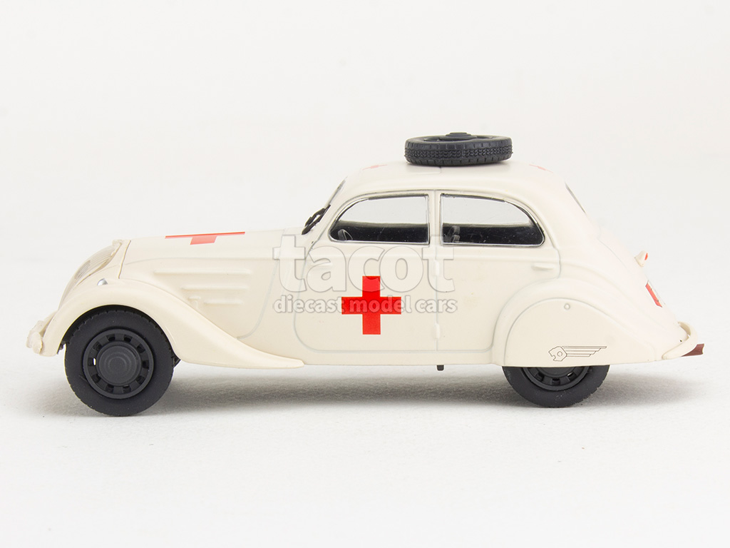 107132 Peugeot 402 B L&eacute;g&egrave;re Ambulance 1939