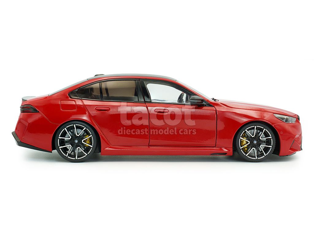 107165 BMW New M5/ G60 2025