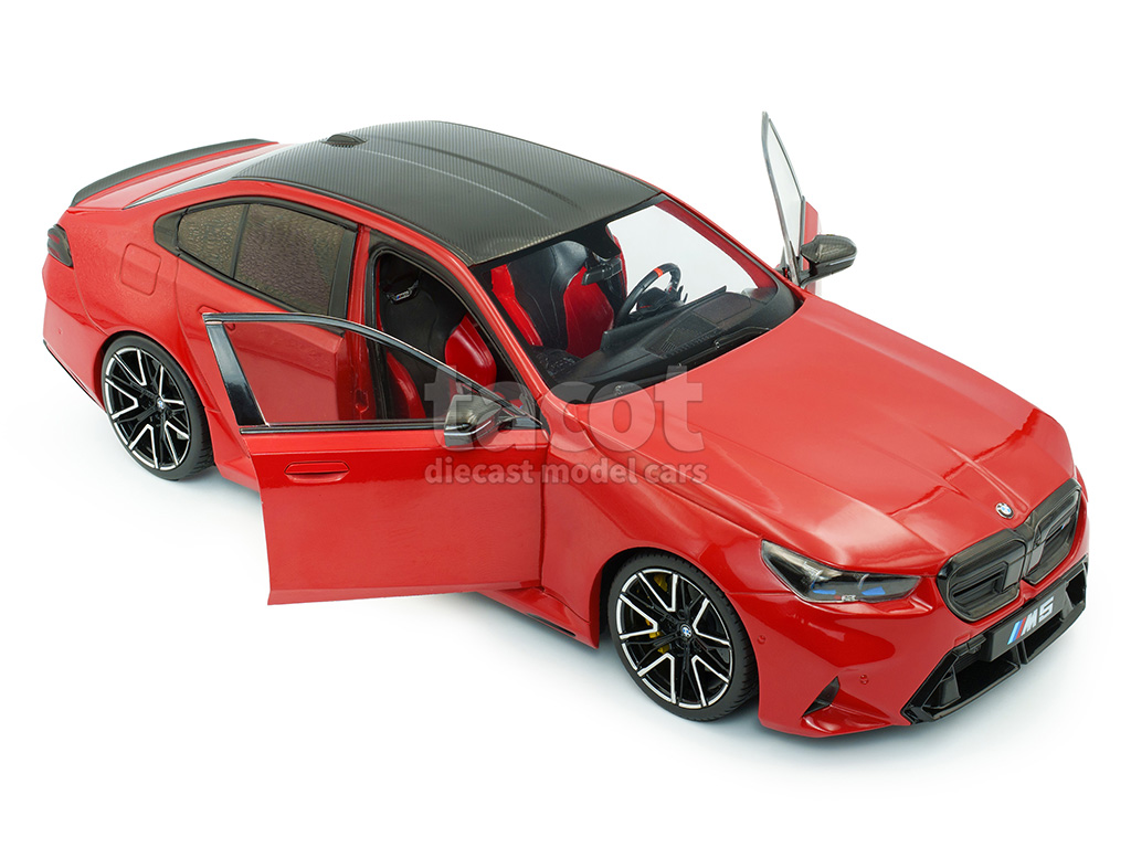 107165 BMW New M5/ G60 2025