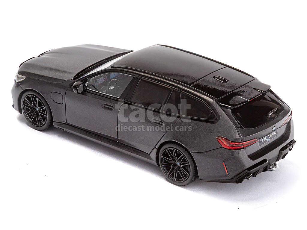 107174 BMW New M5 Touring/ G61 2024