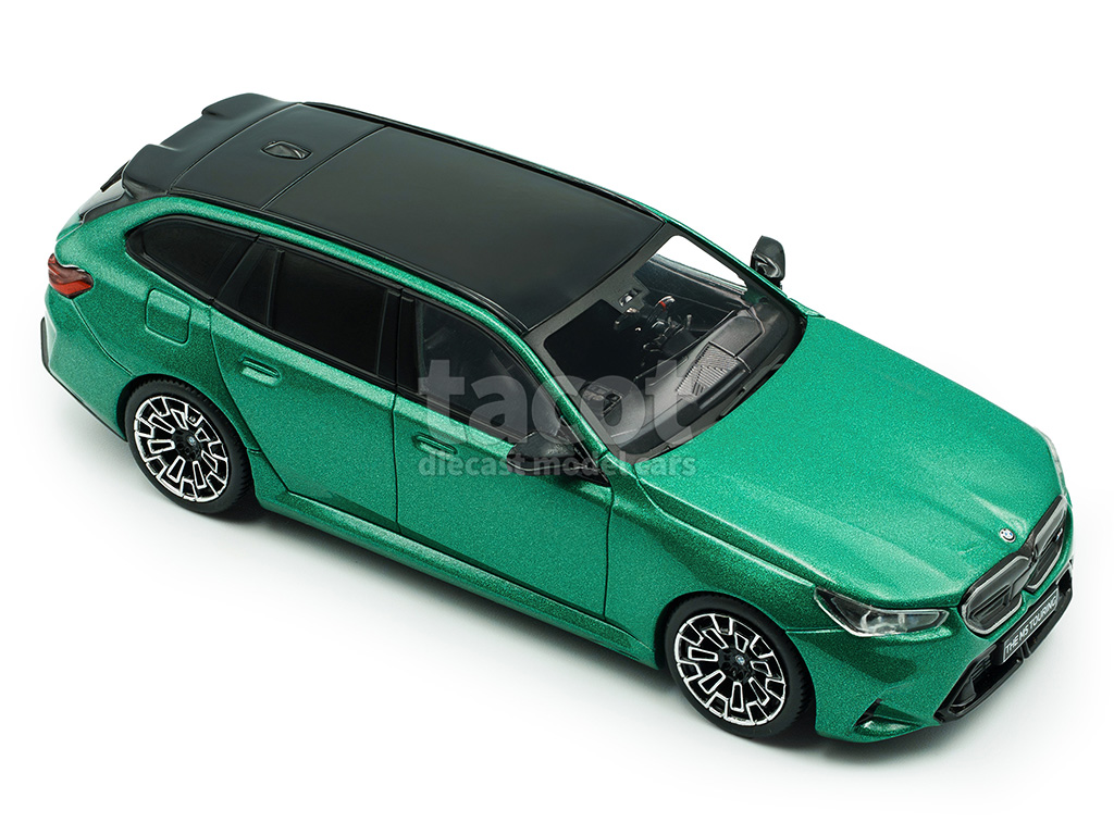 107176 BMW New M5 Touring/ G61 2024