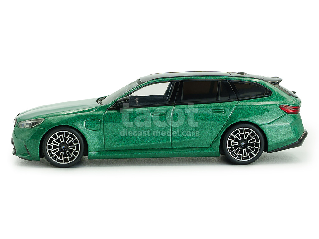 107176 BMW New M5 Touring/ G61 2024