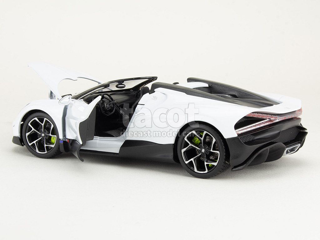 107205 Bugatti Mistral W16 2022