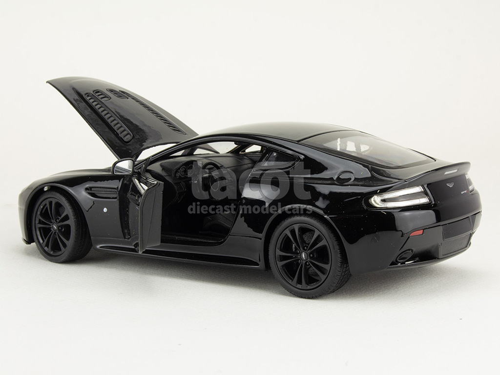 107206 Aston Martin Vantage V12 2013