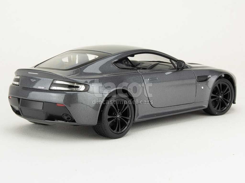107207 Aston Martin Vantage V12 2013