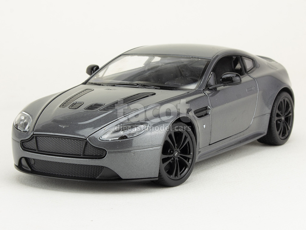 107207 Aston Martin Vantage V12 2013