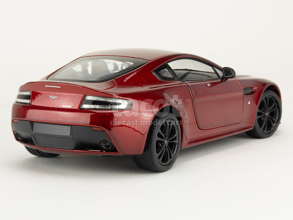 107208 Aston Martin Vantage V12 2013