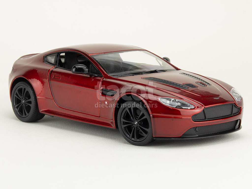 107208 Aston Martin Vantage V12 2013