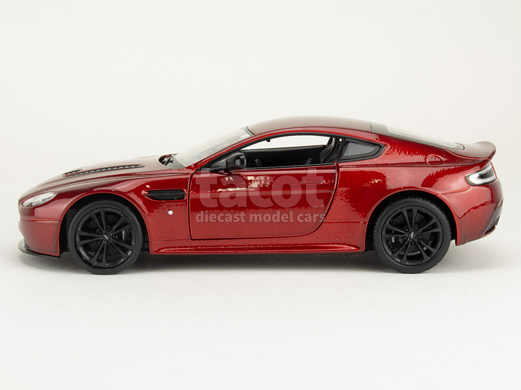 107208 Aston Martin Vantage V12 2013