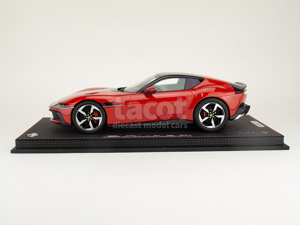 107216 Ferrari 12 Cilindri 2024