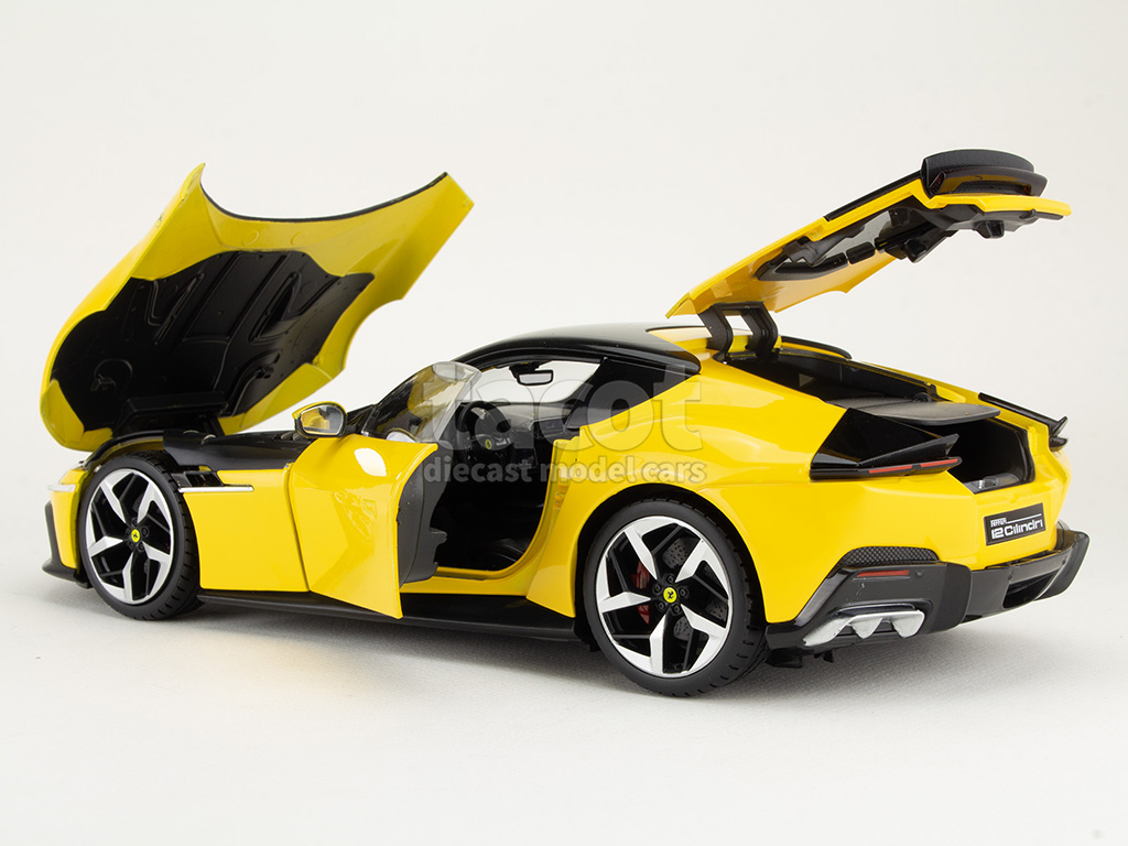 107269 Ferrari 12 Cilindri 2024