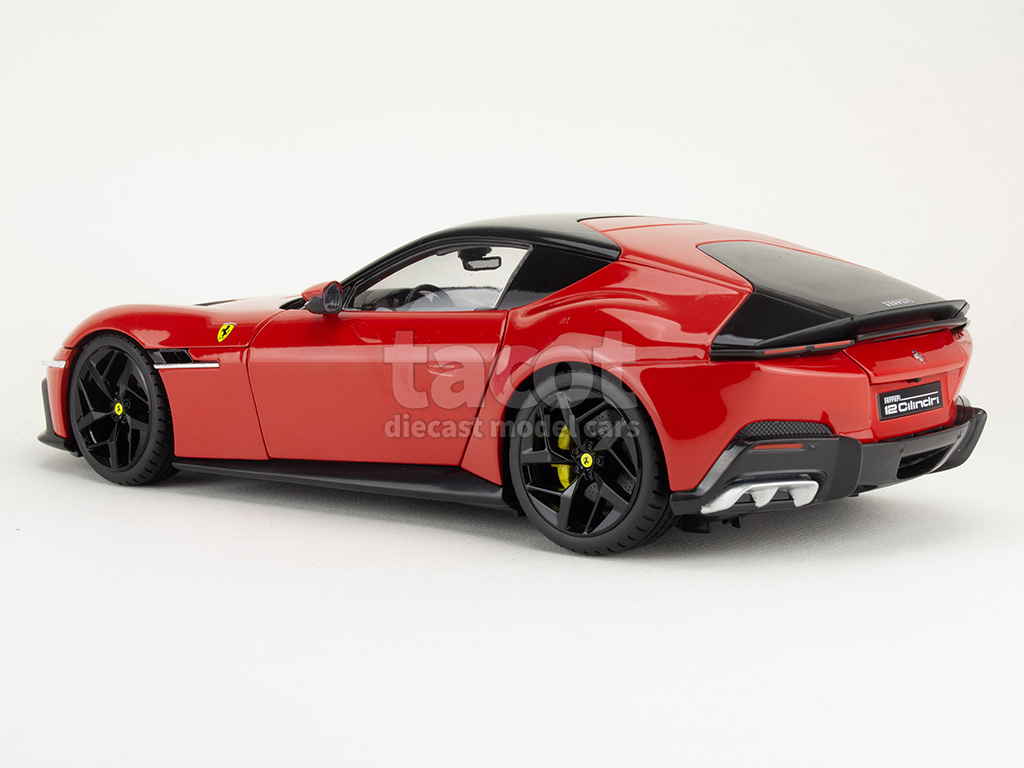 107270 Ferrari 12 Cilindri 2024