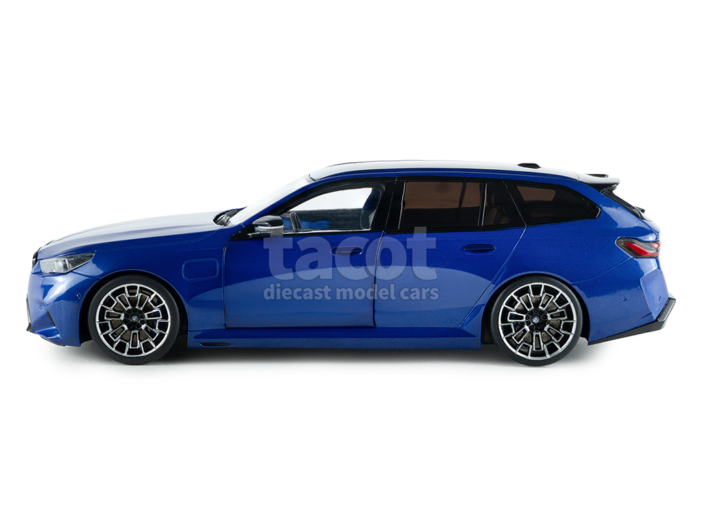 107455 BMW New M5 Touring/ G61 2024