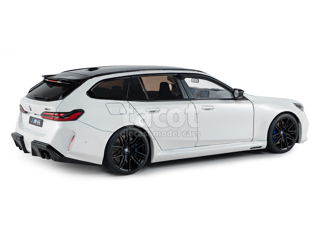 107456 BMW New M5 Touring/ G61 2024