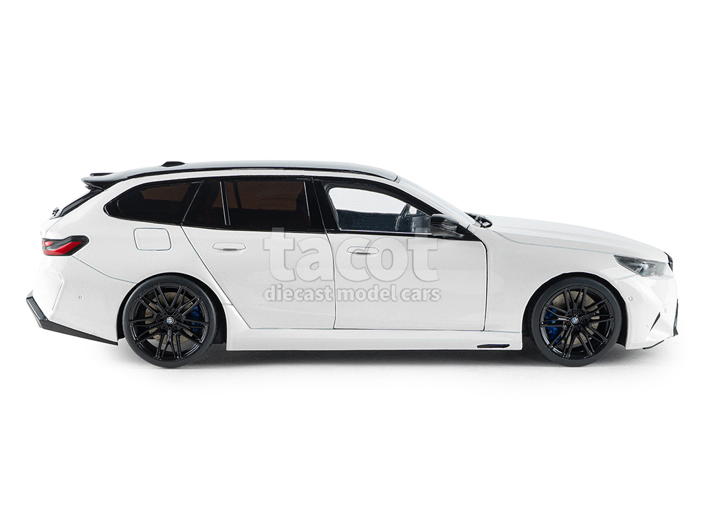 107456 BMW New M5 Touring/ G61 2024