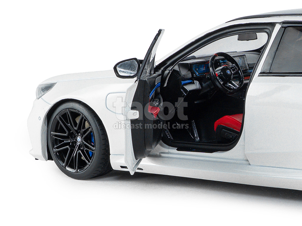 107456 BMW New M5 Touring/ G61 2024