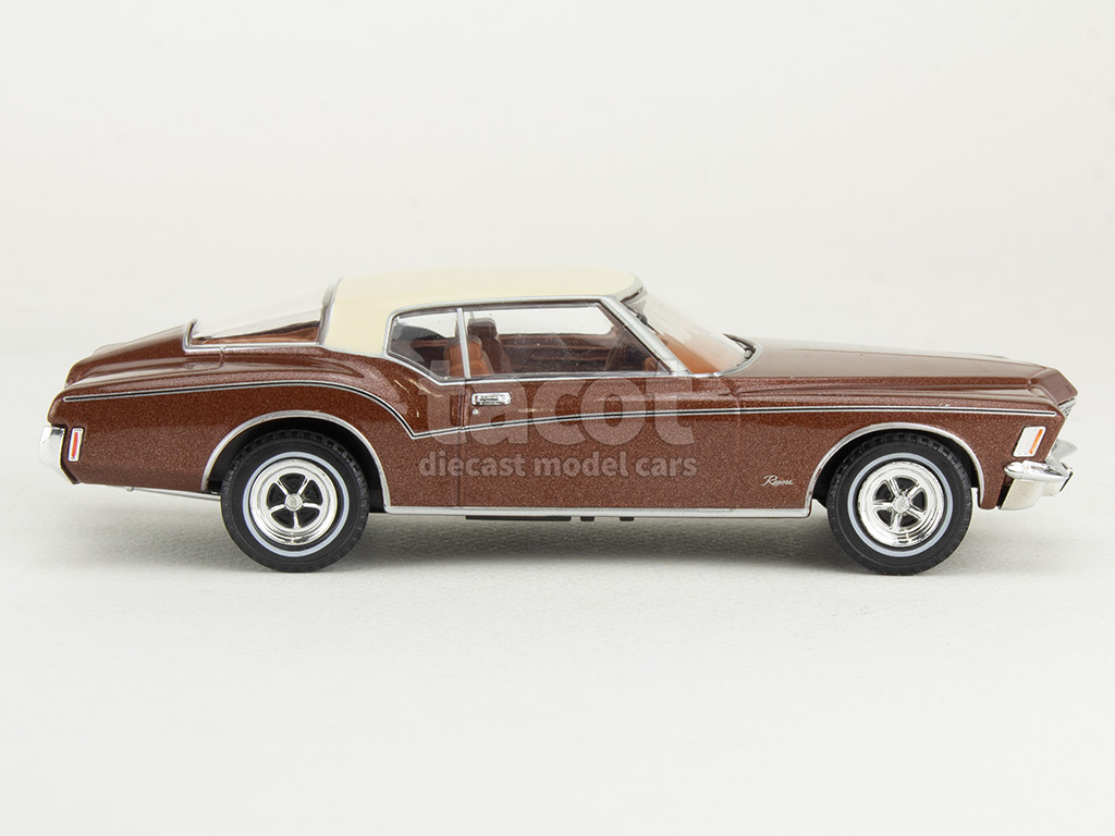 107498 Buick Riviera 1972